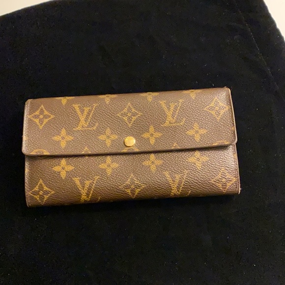 Louis Vuitton Handbags - LV LV Authentic Wallet